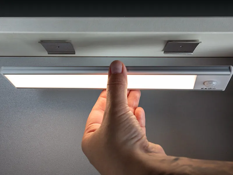 AUTOLINE Genopladelig LED-kabinelampe med bevægelsessensor 32 LED 1000mAh USB-C - Billede 4